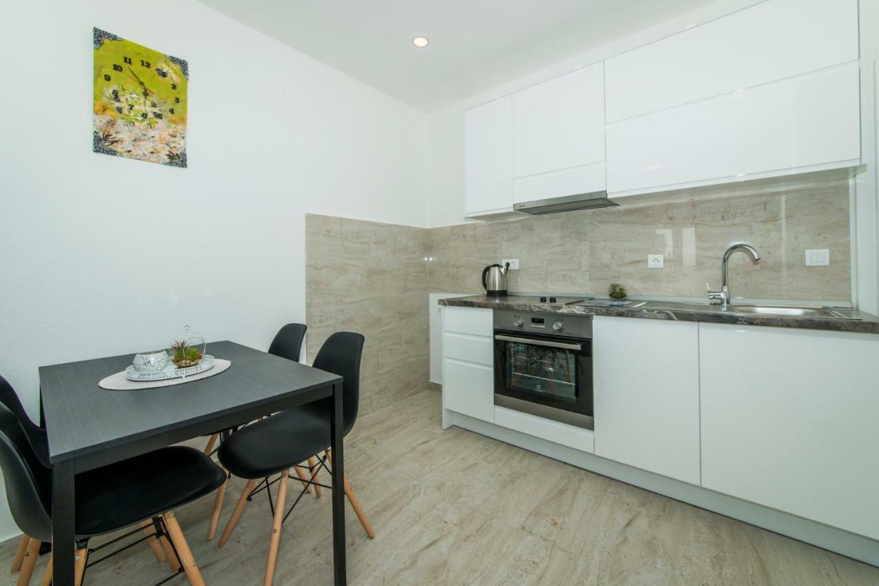 Apartmani Spiline - Mia Baska Voda Ngoại thất bức ảnh
